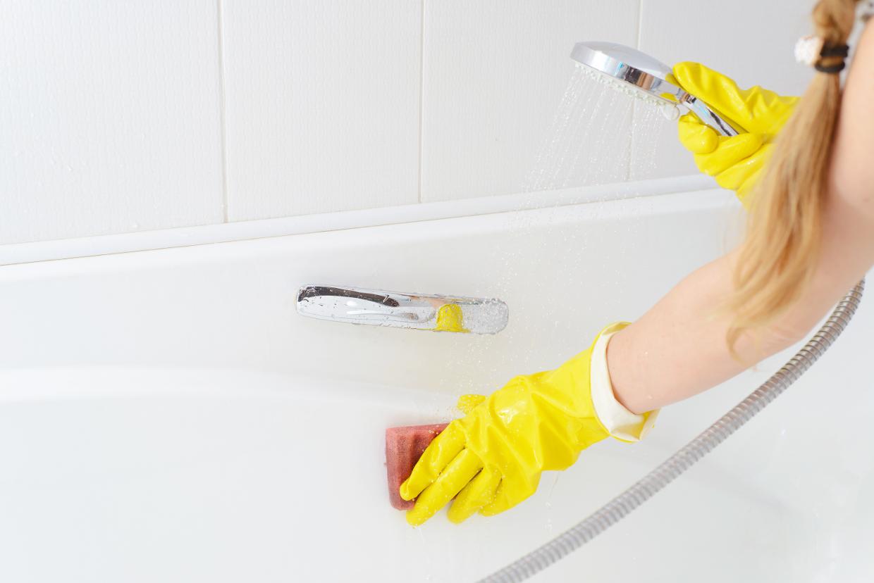 Cómo limpiar una bañera: 2 formas ecológicas
